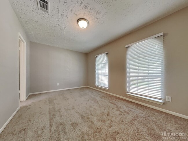 Building Photo - 14811 Cypress Ridge Dr