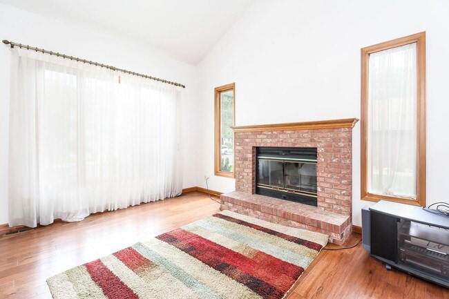 Building Photo - Spacious 3-Bedroom Home with Unfinished Basement in Prime Midtown Fort Collins Location