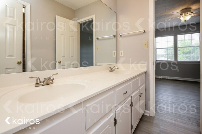 Building Photo - 105 Fawn Dr