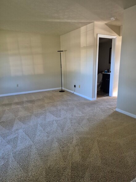 Building Photo - 991 Charlie Norris Rd