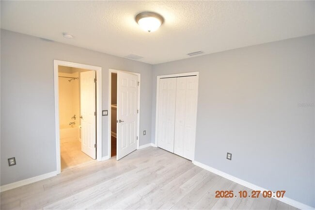 Building Photo - 8806 Cameron Crest Dr