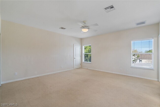 Building Photo - 4011 Tarpon Ave