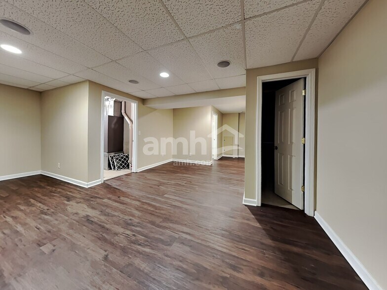 Building Photo - 1172 Turfway Ct