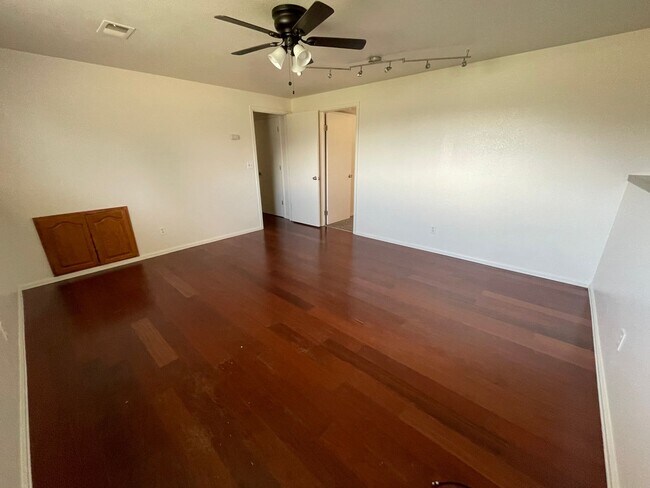 Building Photo - Charming 4-Bedroom, 3-Bathroom Home in West Greeley