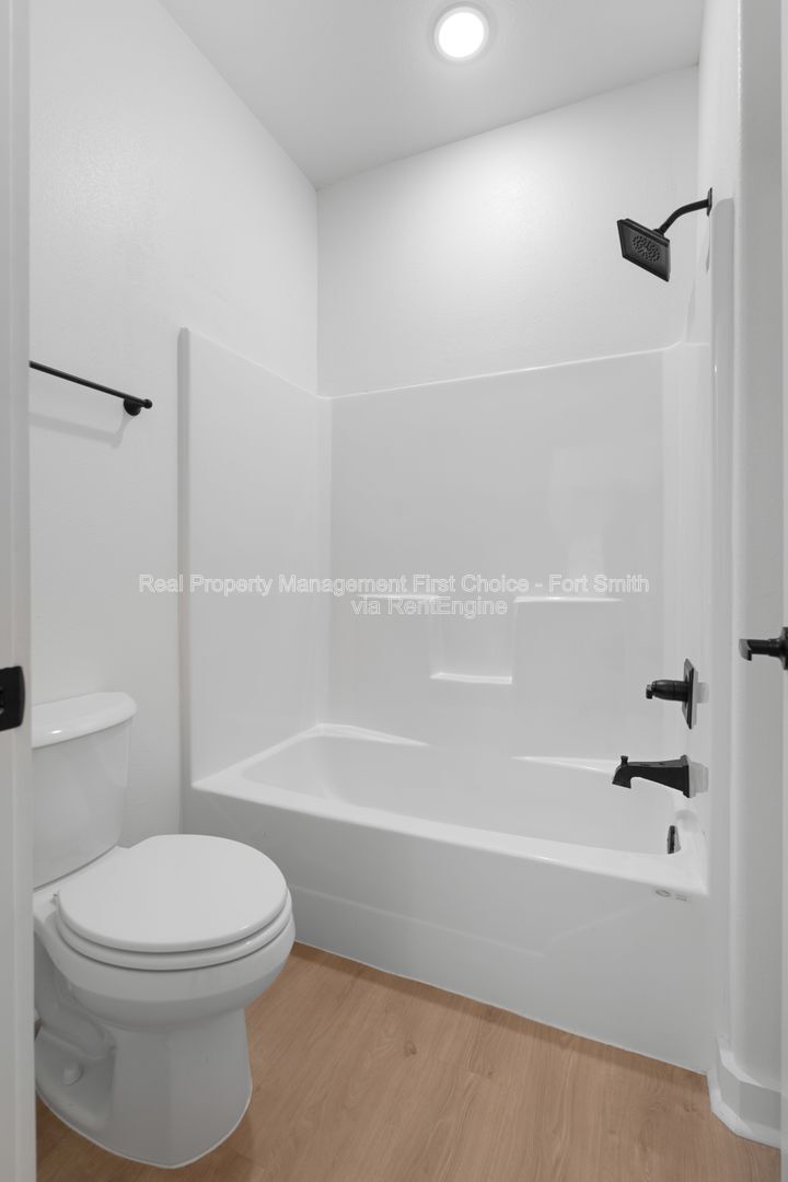 Building Photo - 8908 Cambria Cir