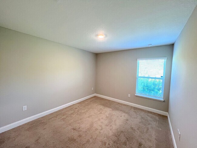 Building Photo - GORGEOUS 5 Bed 4 Bath 3 Car Garage HOME w COMMUNITY POOL for RENT!