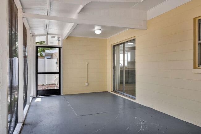 Building Photo - 4714 W Vasconia St