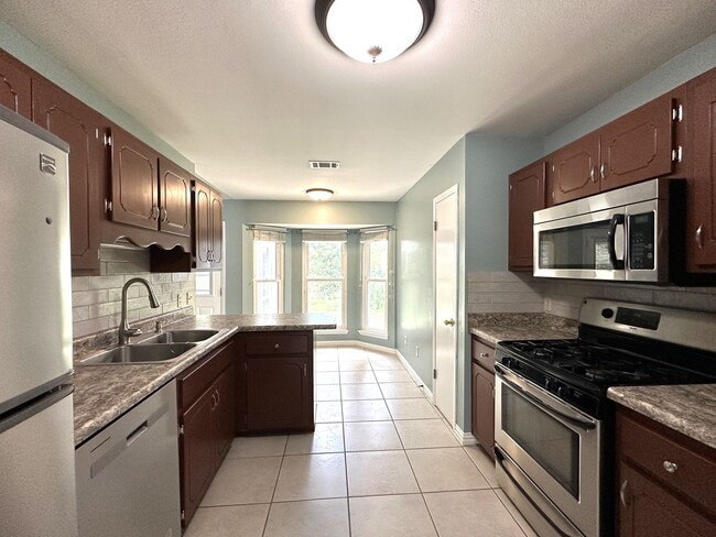 Primary Photo - Great Niceville Location