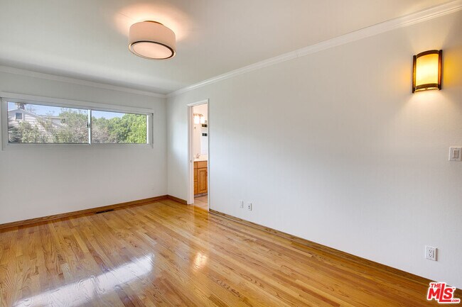 Building Photo - 2534 7th St