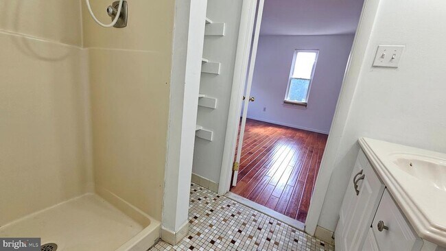 Building Photo - 117 Hamlet Dr