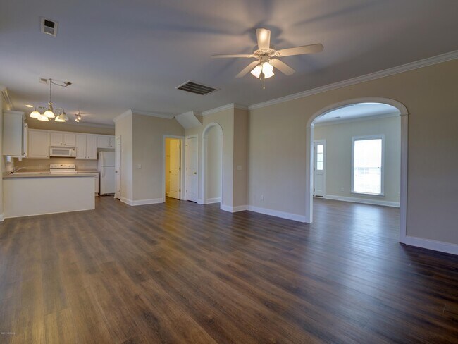 Building Photo - 217 Windchime Dr