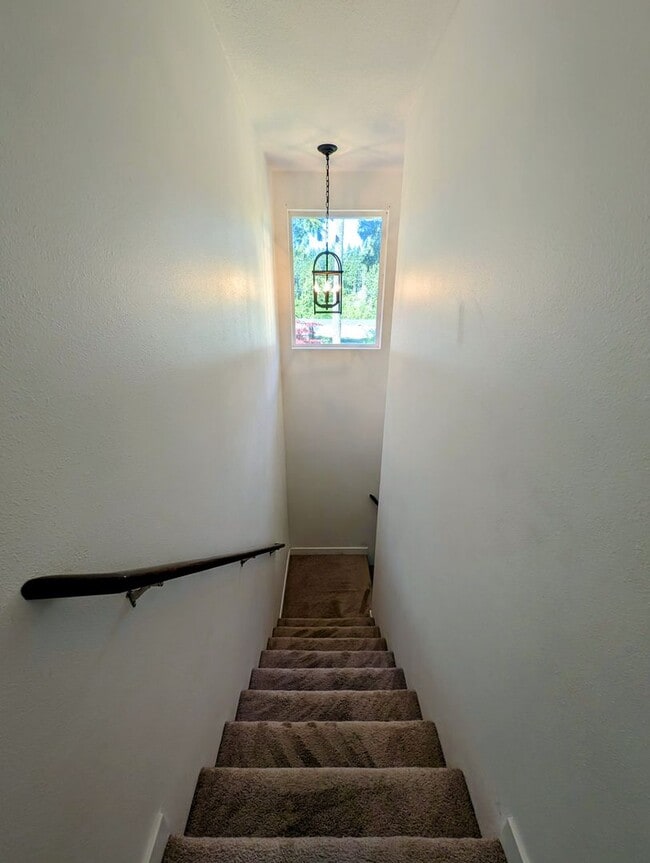 Building Photo - Large 4 Bedroom Home for rent in PO - Over Two Acres and Room to Roam!