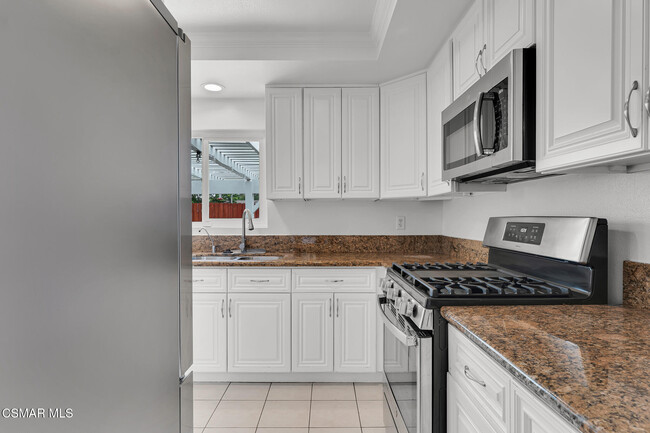 Building Photo - 1611 Amador Ln