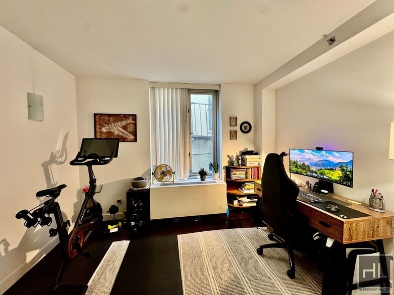 Building Photo - 37 STREET