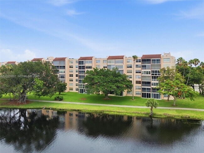 Building Photo - 14623 Bonaire Blvd