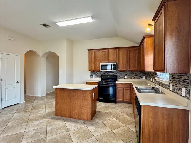 Building Photo - 1692 Amberwood Loop