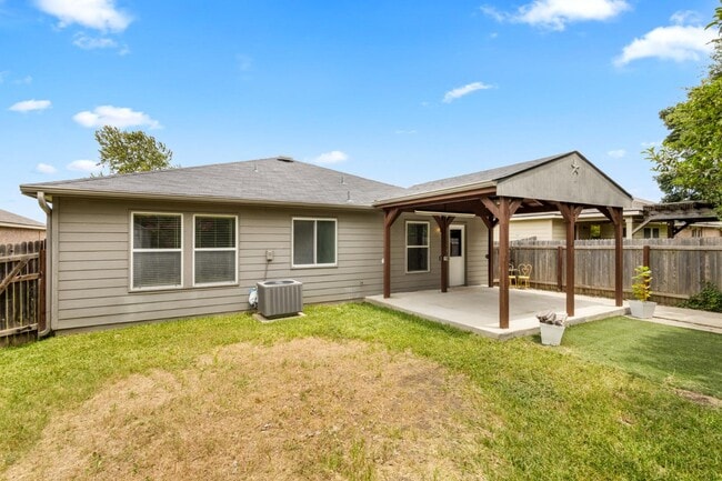 Building Photo - 140 Katie Ct
