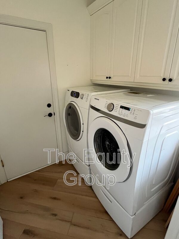 Building Photo - 5125 W Vine Ct