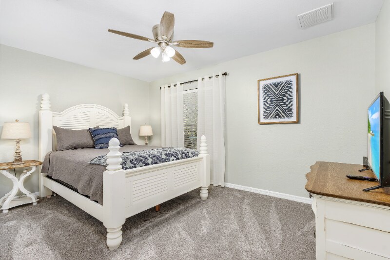 Building Photo - 1300 SE 5th Terrace