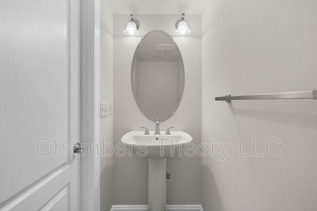 Building Photo - 415 N Upton Ct
