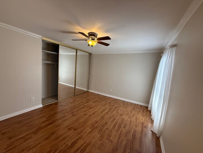 Building Photo - Walking Distance to the Center of Leisure Village