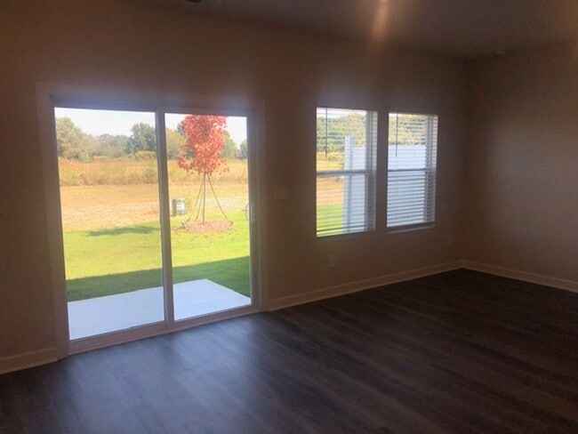 Building Photo - Newer Townhome with 1 Car Garage in Braemar Village! COMING SOON!