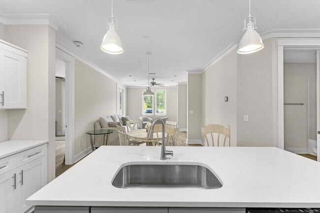 Building Photo - 725 J D Miller Rd