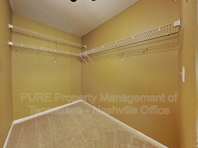 Building Photo - 2215 Joann Dr
