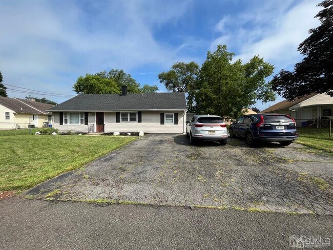 Building Photo - 15 Barnett Pl