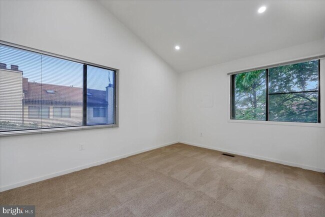 Building Photo - 9793 Hellingly Pl