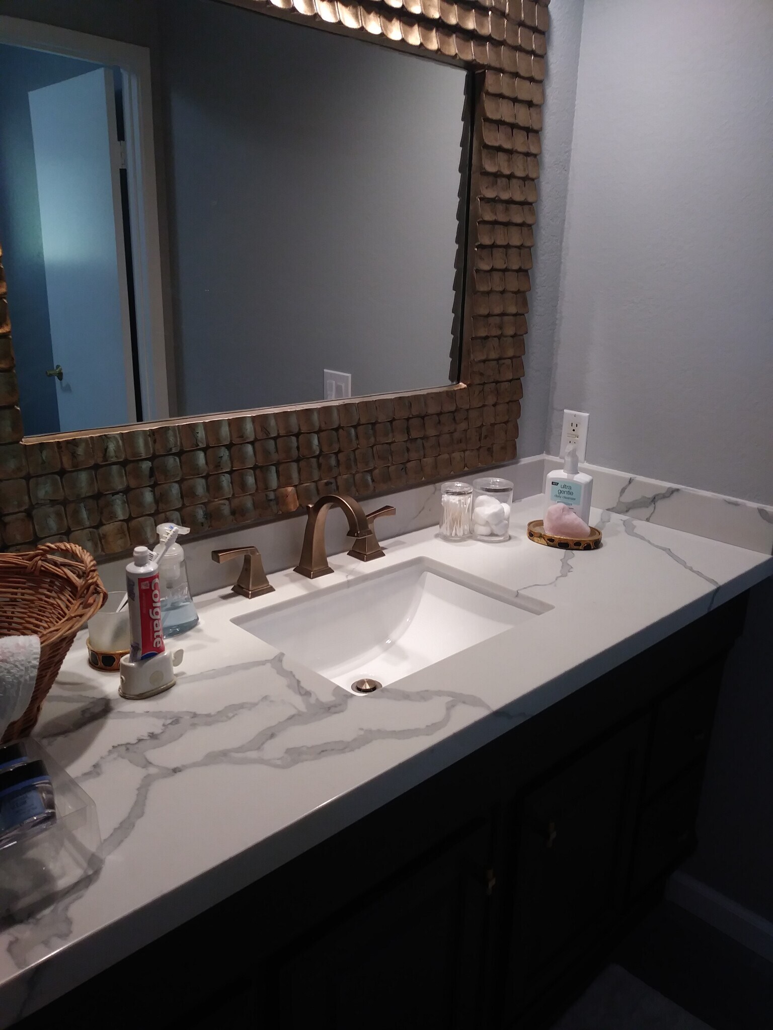 Ensuite Vanity - 73729 Desert Vista Ct