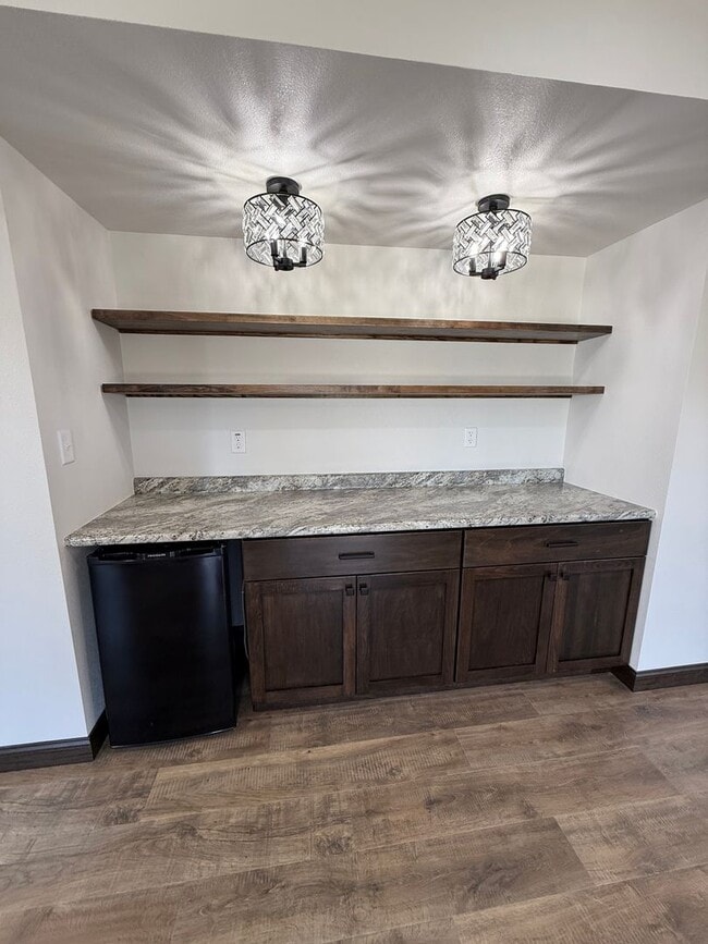 Building Photo - NEWLY REDESIGNED 4BR Basement home!!!!