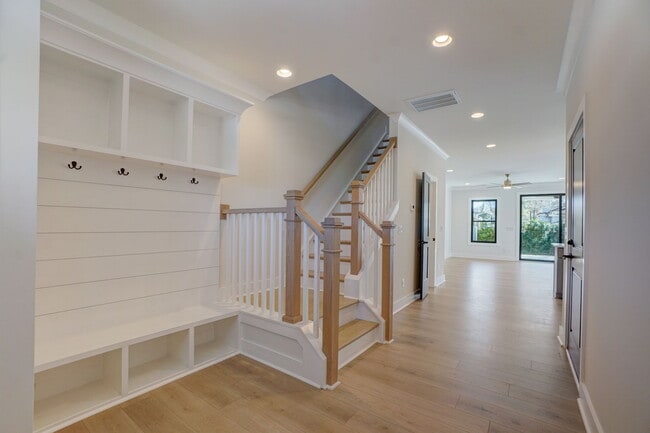 Building Photo - 1112 Pender St