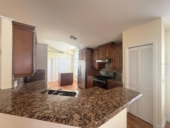 Building Photo - 2073 River Park Blvd