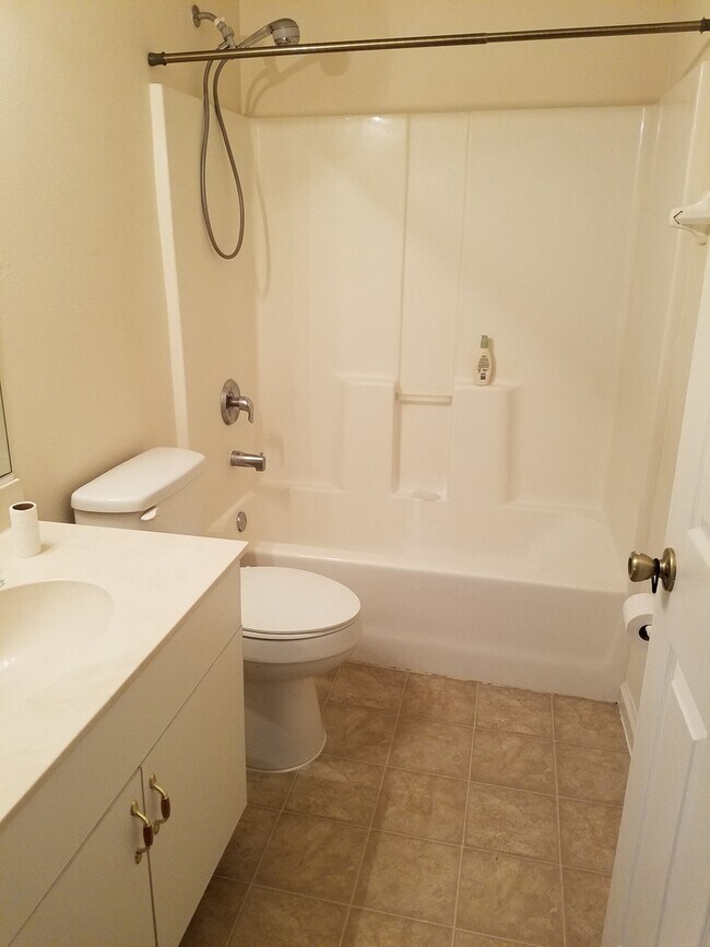 Building Photo - $1495 - 3/2/1 - Duplex Palm Coast - Move In Special