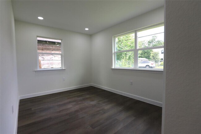 Building Photo - 4517 Brinkley St