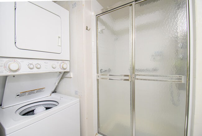 Building Photo - 8334 Cypress Ln