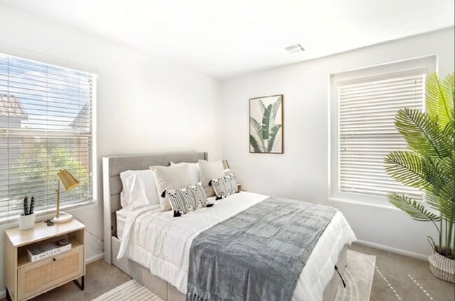Building Photo - Nice 3 Bedroom Home In Phoenix