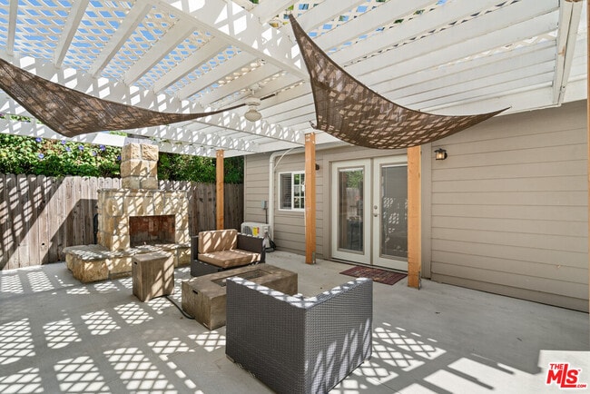 Building Photo - 5634 Ventura Canyon Ave