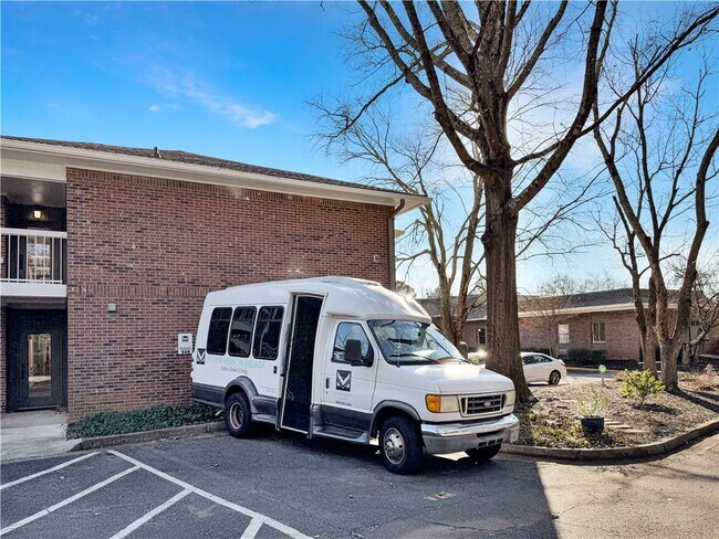 Building Photo - 475 Mount Vernon Hwy NE