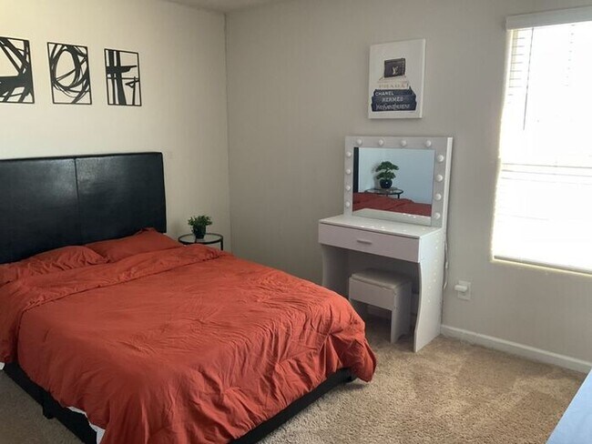 Building Photo - 511 Morning Mist Rd