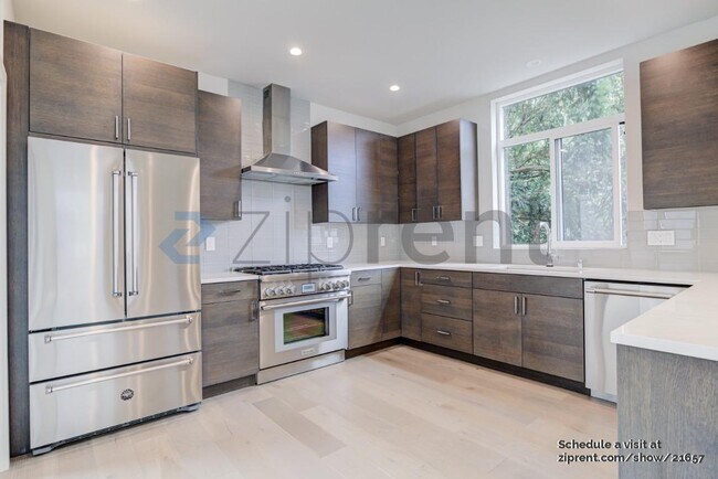 Building Photo - 718 N 49th St