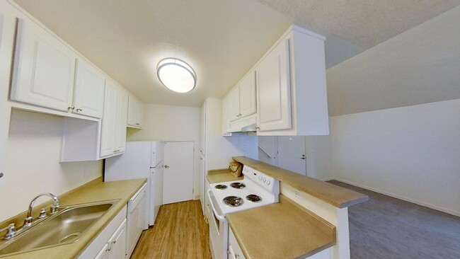 Kitchen - La Salle Apartments