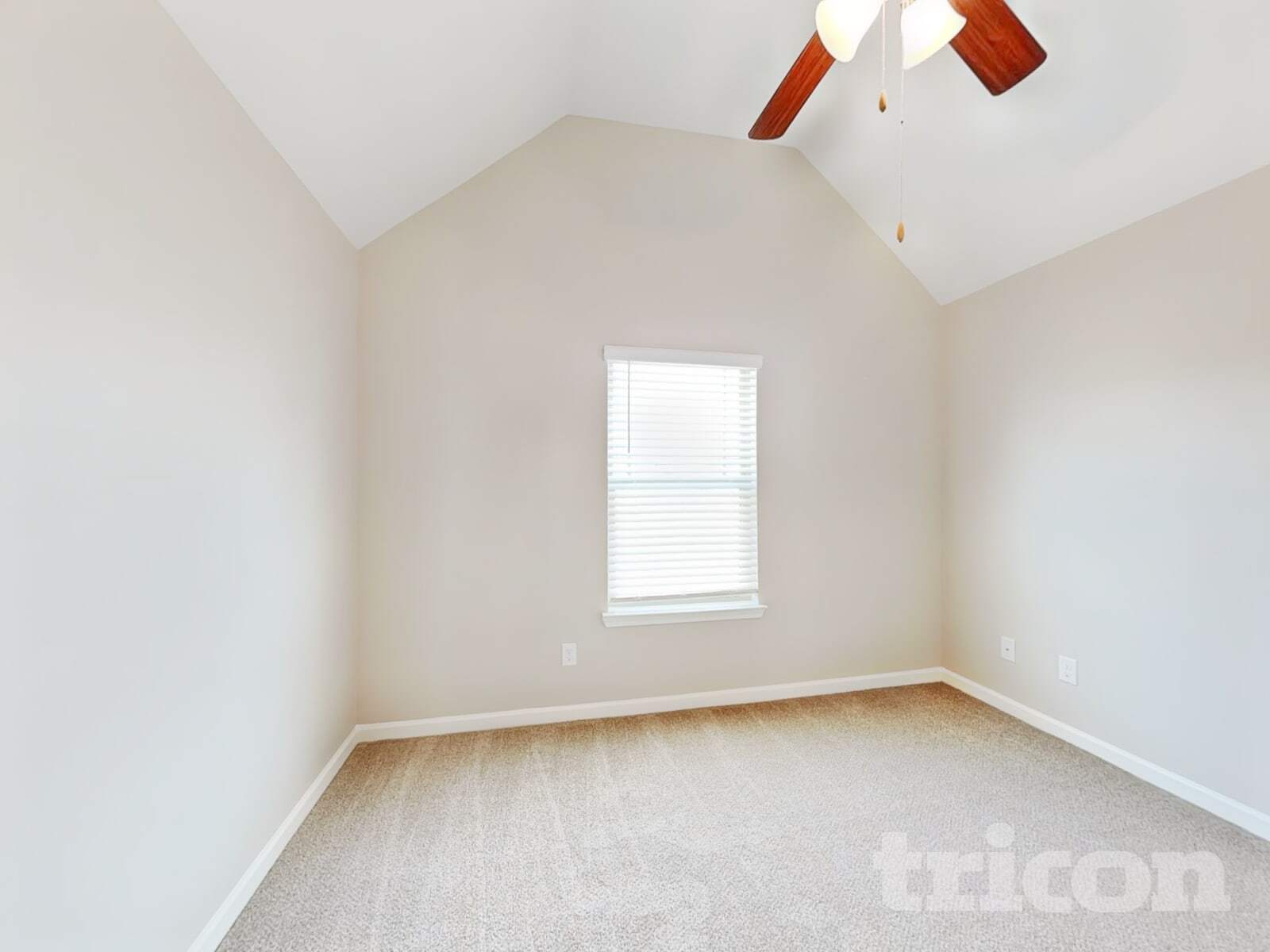Building Photo - 1760 Long Acre Dr