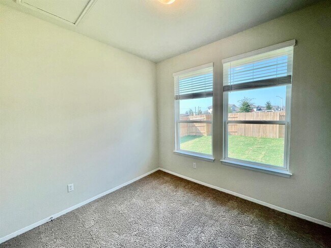 Building Photo - 111 Living Reef Dr