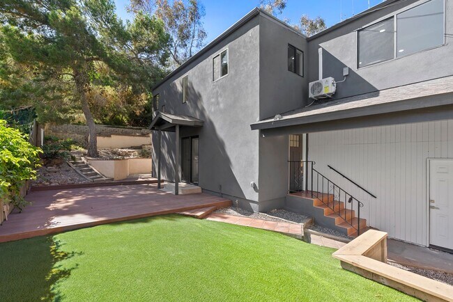 Building Photo - 3646 Curlew St