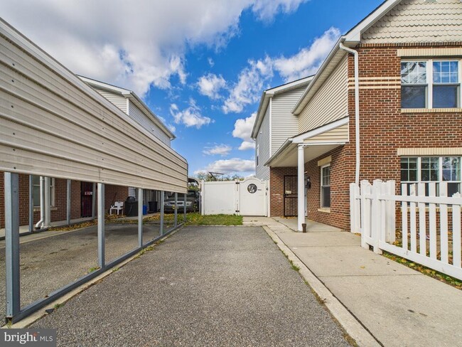 Building Photo - 3951 Aspen St