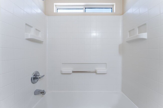 Building Photo - Gated Community  Townhome  2 bedroom, 2 ba...