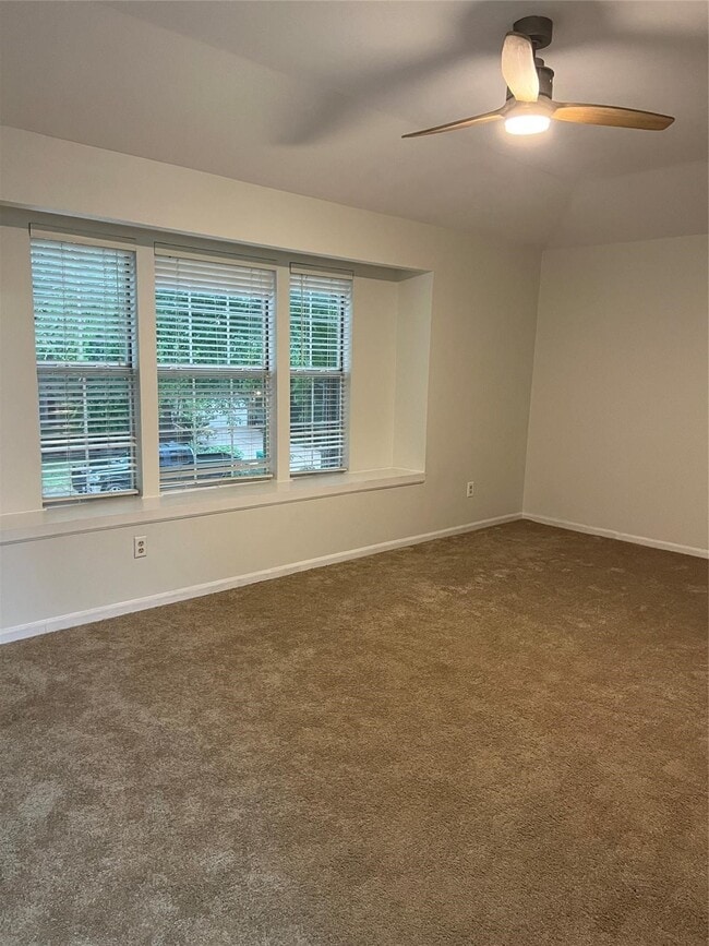 Building Photo - 34 E Trillium Cir