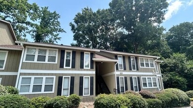 Building Photo - North Atlanta 1 Bed-1 Bath Condo, LVP Hardwoods, Sunroom/Office, Available Mid-July!